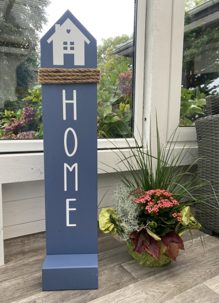 Blau mit weißer Schrift