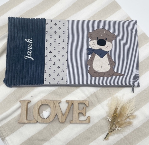 Kissen "Otter mit Halstuch"